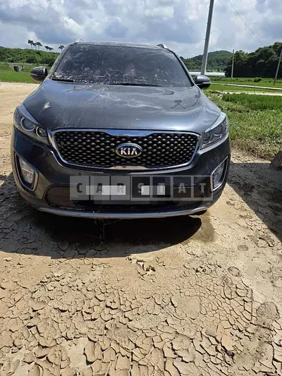 Photo 1 of 3: 2015 Kia Sorento 4WD — Korean insurance auction