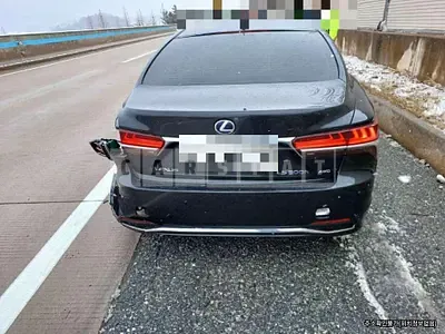 Photo 1 of 17: 2019 Lexus LS500h AWD — Korean insurance auction
