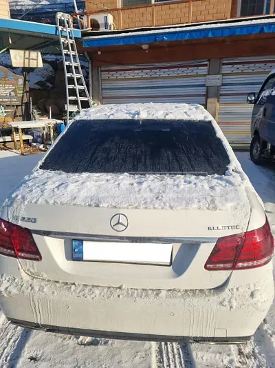 Photo 1 of 5: 2015 Mercedes-Benz E220 BlueTec, VIN WDDHF0AB8FB143928 — Korean insurance auction