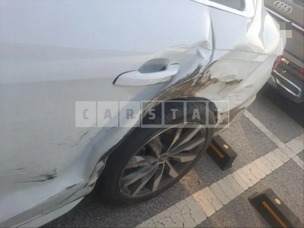 Photo 2 of 9: 2023 Audi A4 40 TFSI — Korean insurance auction