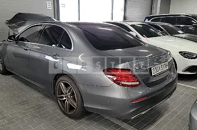 Photo 1 of 19: 2020 Mercedes-Benz E300 4Matic, VIN WDDZF4KB4LA728209 — Korean insurance auction
