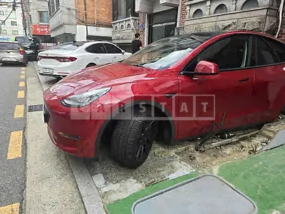 Photo 1 of 27: 2021 Tesla Model Y Standard Range — Korean insurance auction