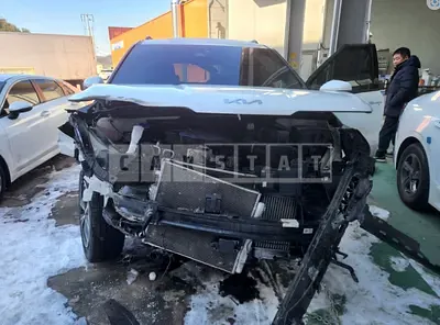Photo 1 of 10: 2023 Kia Carnival — Korean insurance auction