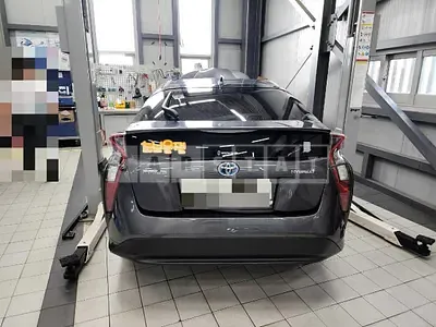 Photo 1 of 31: 2018 Toyota Prius — Korean insurance auction