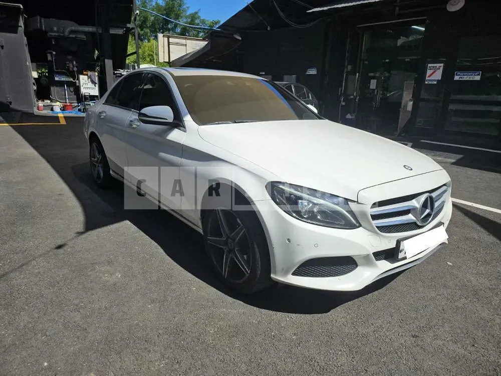Photo 2 of 16: 2015 Mercedes-Benz C220 d 4Matic, VIN WDDWF0FB2GF244084 — Korean insurance auction