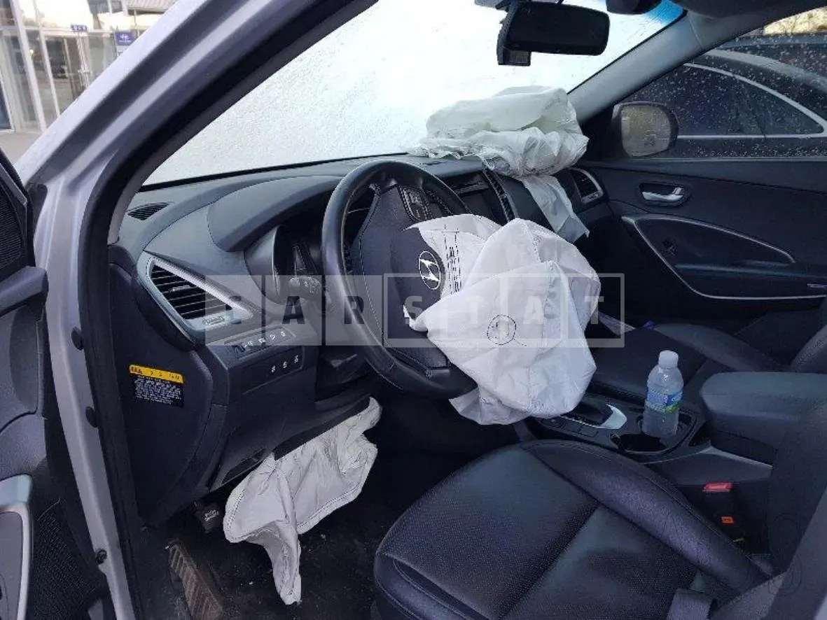 Photo 2 of 21: 2017 Hyundai Santa Fe DM 4WD, VIN KMHSW81UDHU736226 — Korean insurance auction