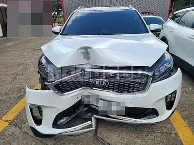 Photo 1 of 11: 2017 Kia Sorento 2.2 — Korean insurance auction