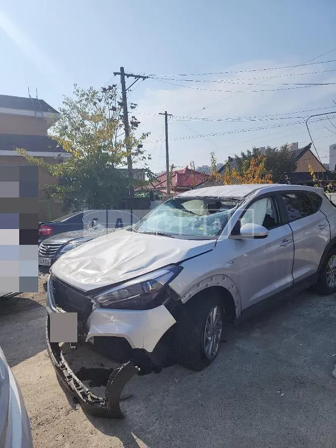 Photo 2 of 10: 2015 Hyundai All New Tucson 1.7 VGT, VIN KMHJ2815GGU015734 — Korean insurance auction