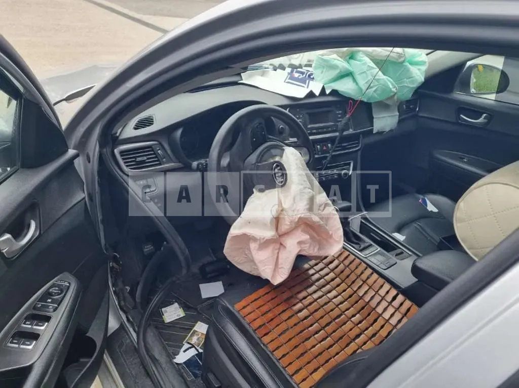 Photo 2 of 7: 2018 Kia K5 — Korean insurance auction