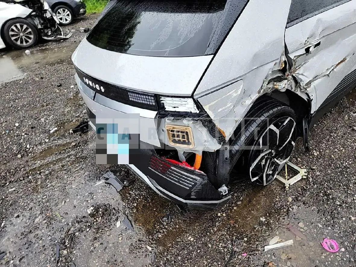Photo 2 of 19: 2021 Hyundai IONIQ 5 Long Range, VIN KMHKN81AFNU020227 — Korean insurance auction