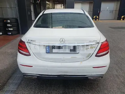 Photo 1 of 23: 2018 Mercedes-Benz E200, VIN WDDZF4CB4JA424437 — Korean insurance auction