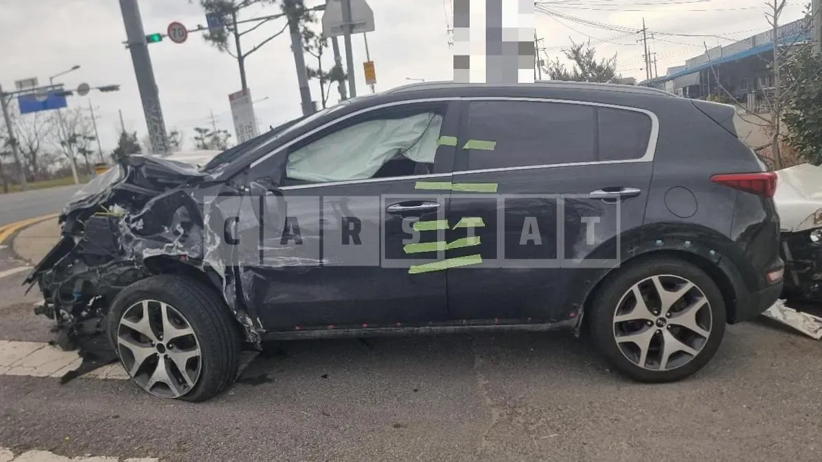 Photo 2 of 6: 2015 Kia Sportage 2.0, VIN KNAPR813BGK027015 — Korean insurance auction
