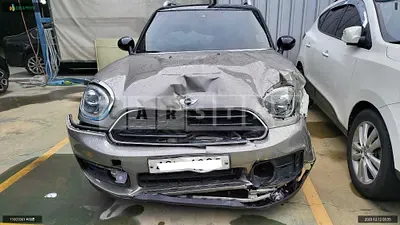 Photo 1 of 12: 2017 MINI Cooper D Countryman, VIN WMWYT9102J3D76910 — Korean insurance auction
