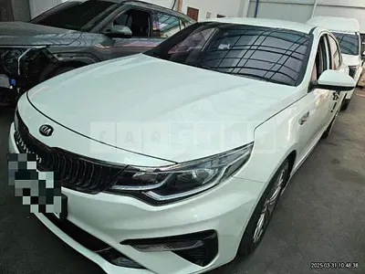 Photo 1 of 40: 2019 Kia K5 — Korean insurance auction
