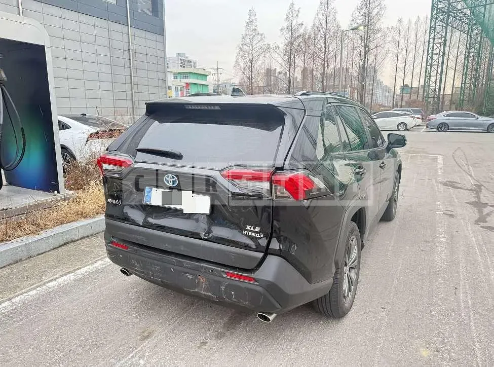 Photo 2 of 15: 2024 Toyota Love 4 Hybrid — Korean insurance auction