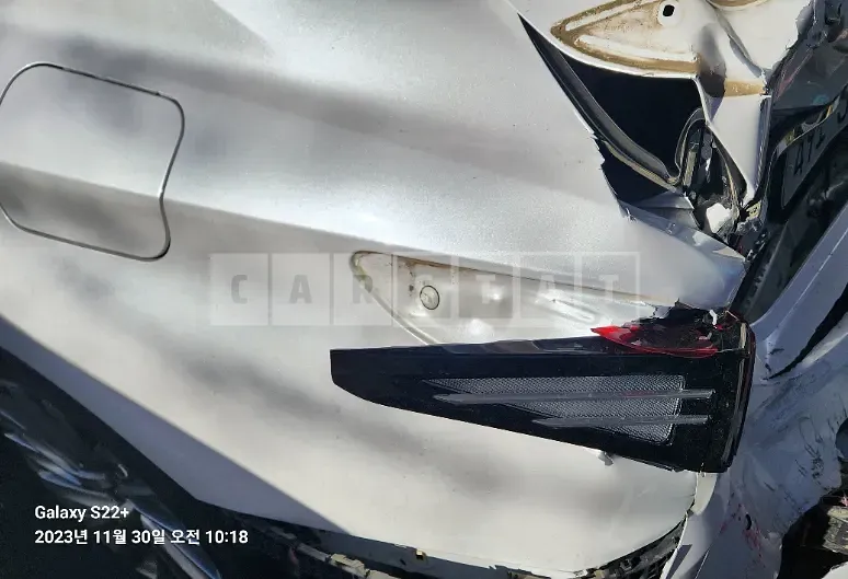 Photo 2 of 43: 2019 Lexus ES300h, VIN JTHB21B1XK2047461 — Korean insurance auction