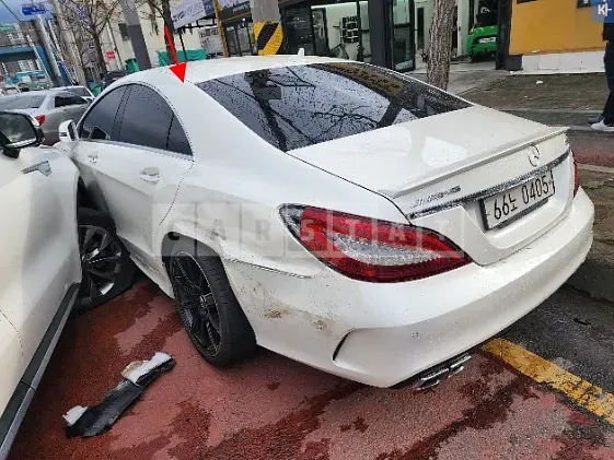 Photo 2 of 5: 2016 Mercedes-Benz CLS 63 AMG 4Matic, VIN WDDLJ9CB9GA180164 — Korean insurance auction