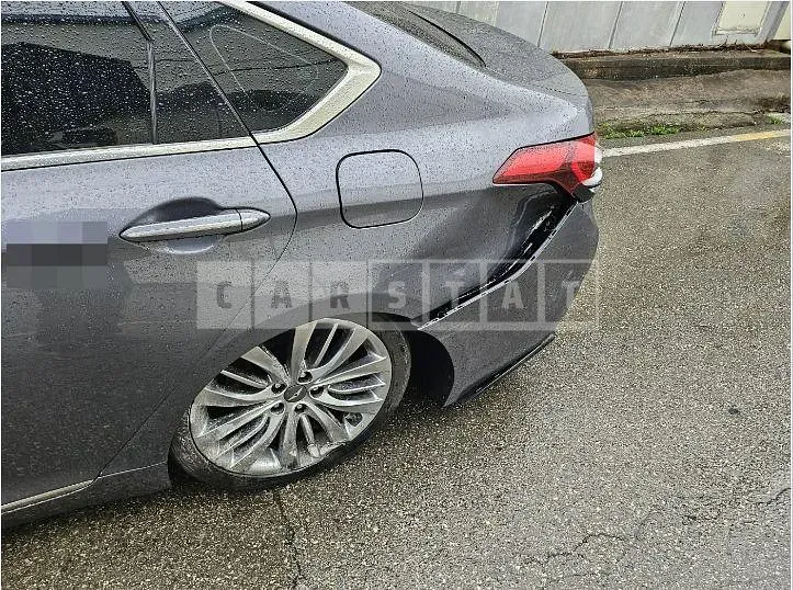 Photo 2 of 6: 2015 Genesis 3.3 — Korean insurance auction