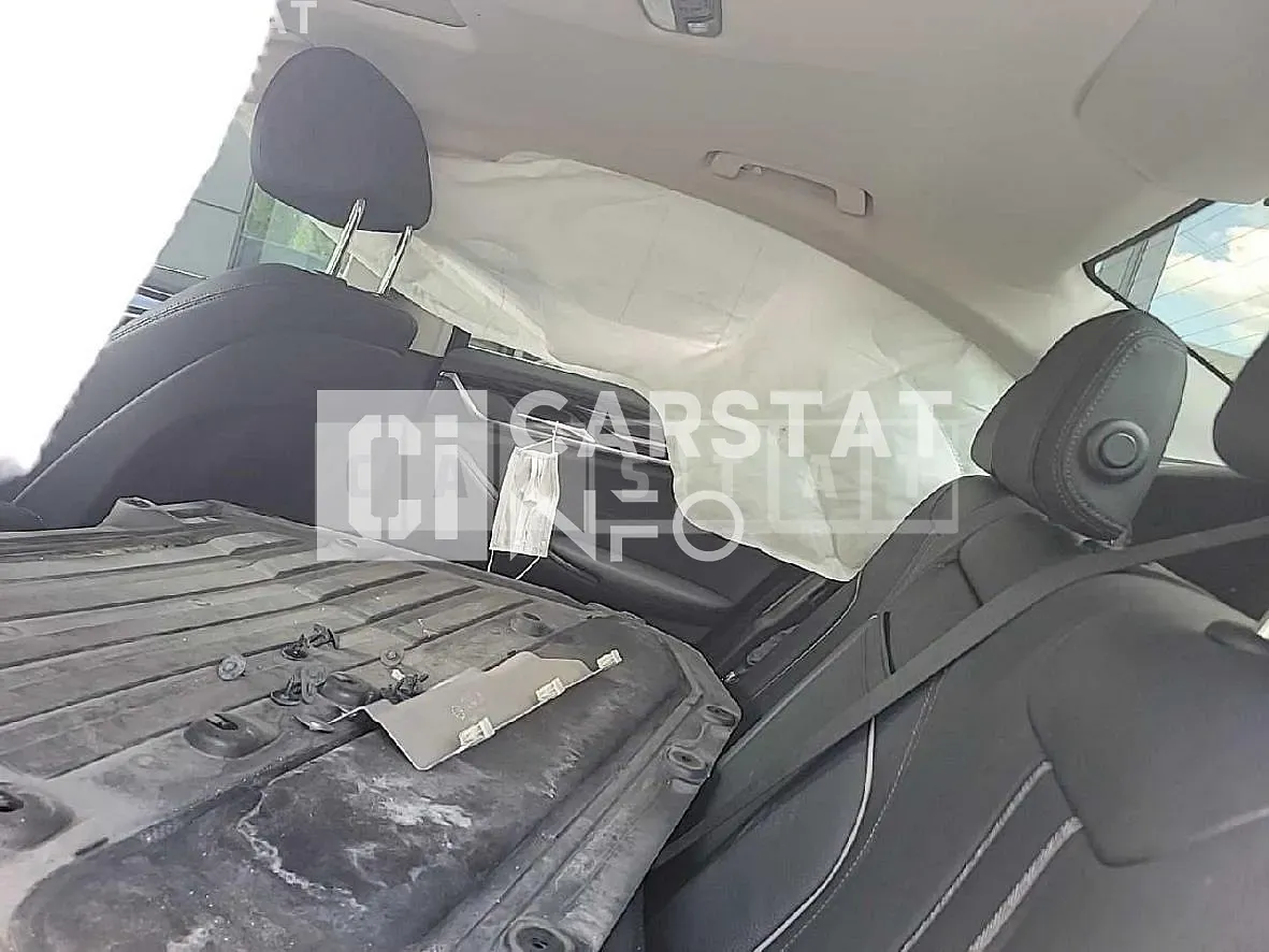 Photo 2 of 36: 2019 BMW 520i — Korean insurance auction