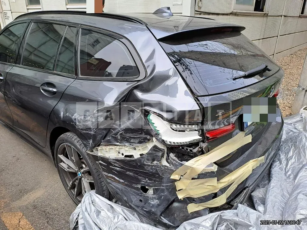 Photo 2 of 26: 2021 BMW M340i xDrive Touring — Korean insurance auction