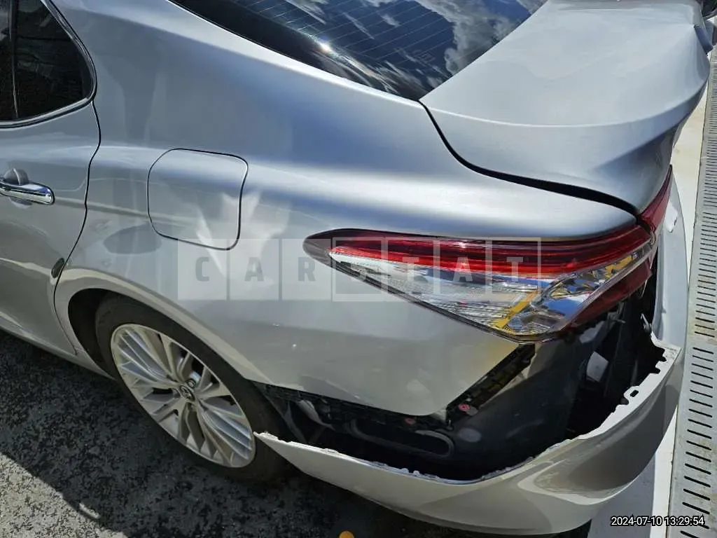 Photo 2 of 19: 2018 Toyota Camry — Korean insurance auction