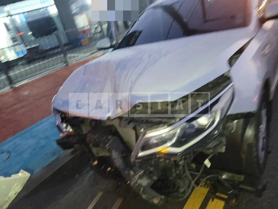 Photo 3 of 3: 2019 Kia K5 LPG, VIN KNAGU416BKA334112 — Korean insurance auction