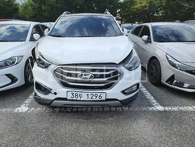 Photo 1 of 16: 2015 Hyundai Tucson, VIN KMHJT81VBFU935773 — Korean insurance auction