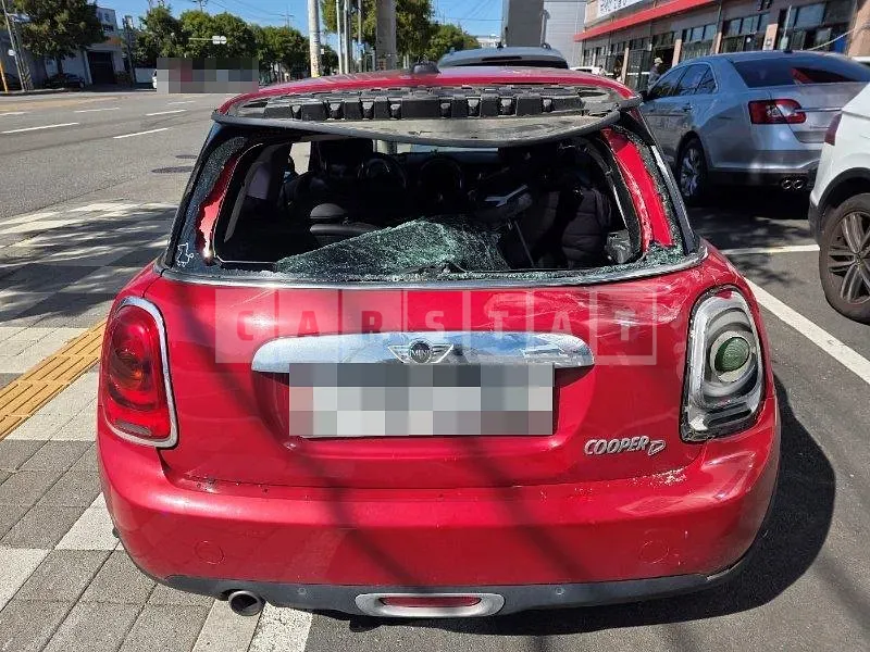 Photo 2 of 25: 2015 MINI Cooper D — Korean insurance auction