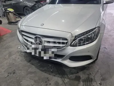 Photo 1 of 9: 2015 Mercedes-Benz C200 — Korean insurance auction