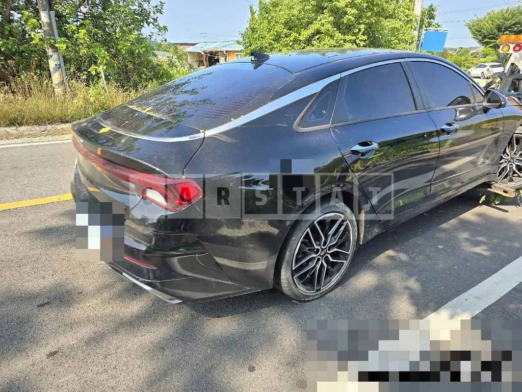 Photo 2 of 13: 2021 Kia K5 — Korean insurance auction
