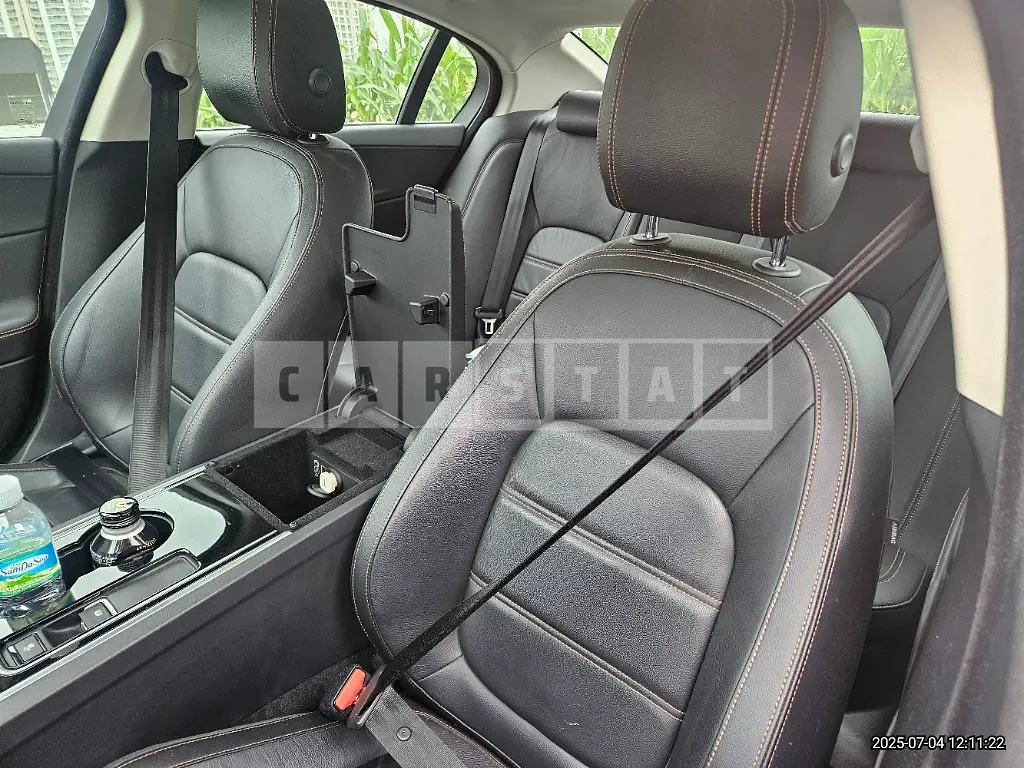Photo 2 of 16: 2016 Jaguar XE 2.0d — Korean insurance auction