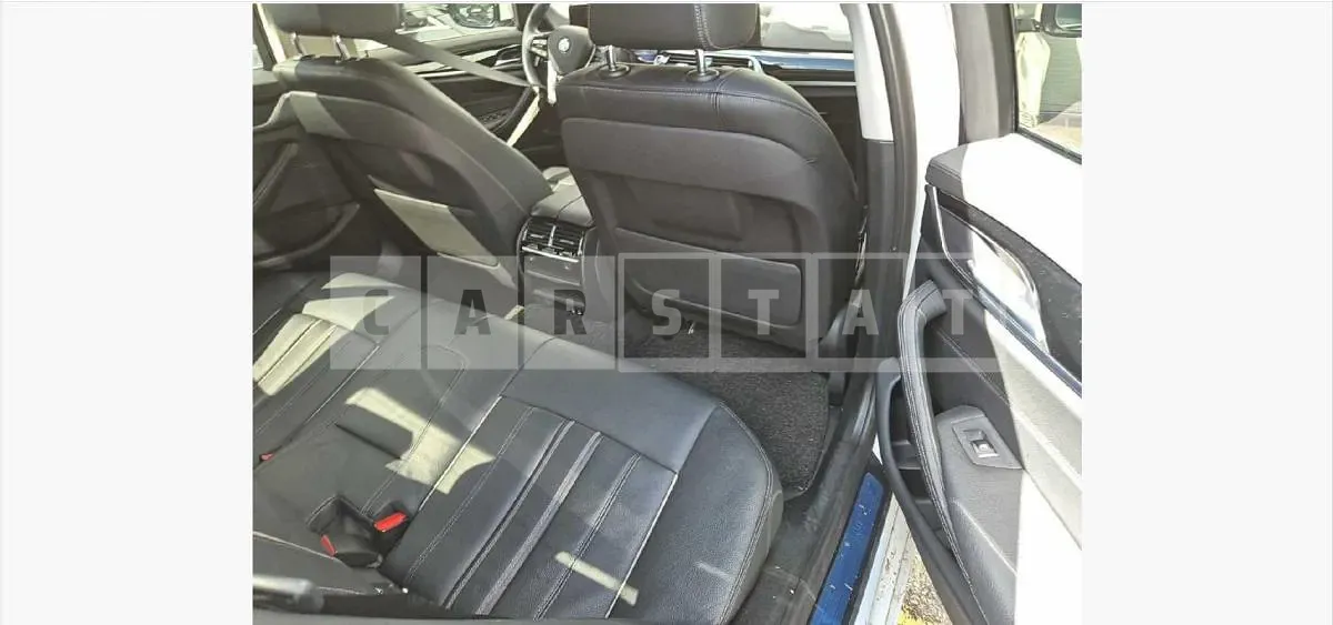 Photo 2 of 22: 2020 BMW 520i Luxury — Korean insurance auction