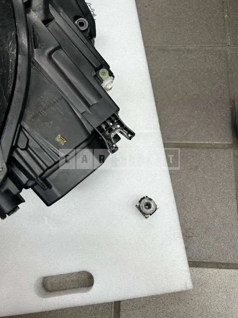 Photo 3 of 3: 2020 Audi (parts) A6 40 TDI Headlamp — Korean insurance auction