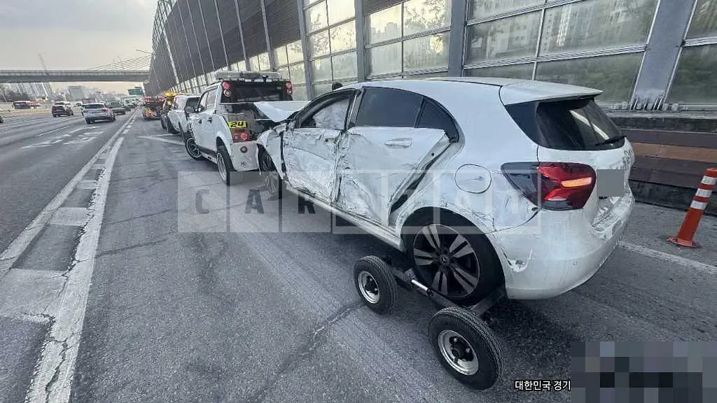 Photo 2 of 4: 2017 Mercedes-Benz A200 — Korean insurance auction