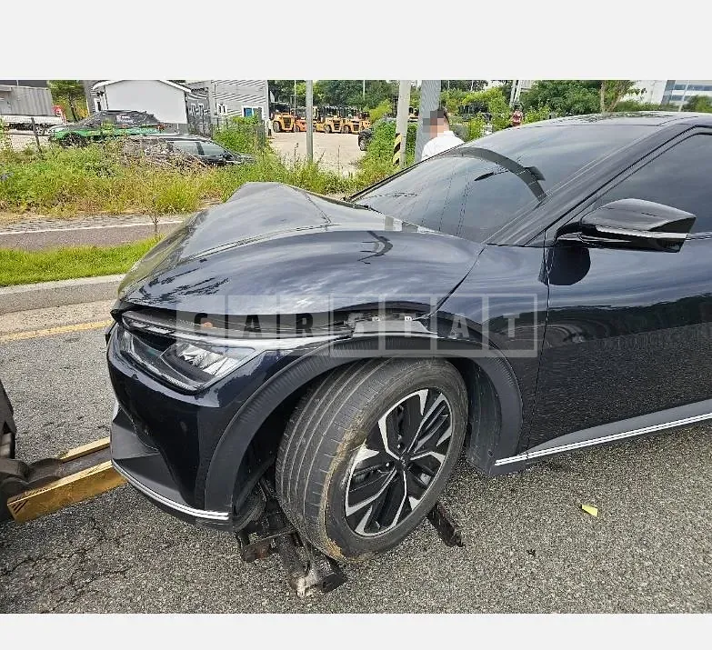 Photo 2 of 6: 2021 Kia EV6 (4WD) — Korean insurance auction