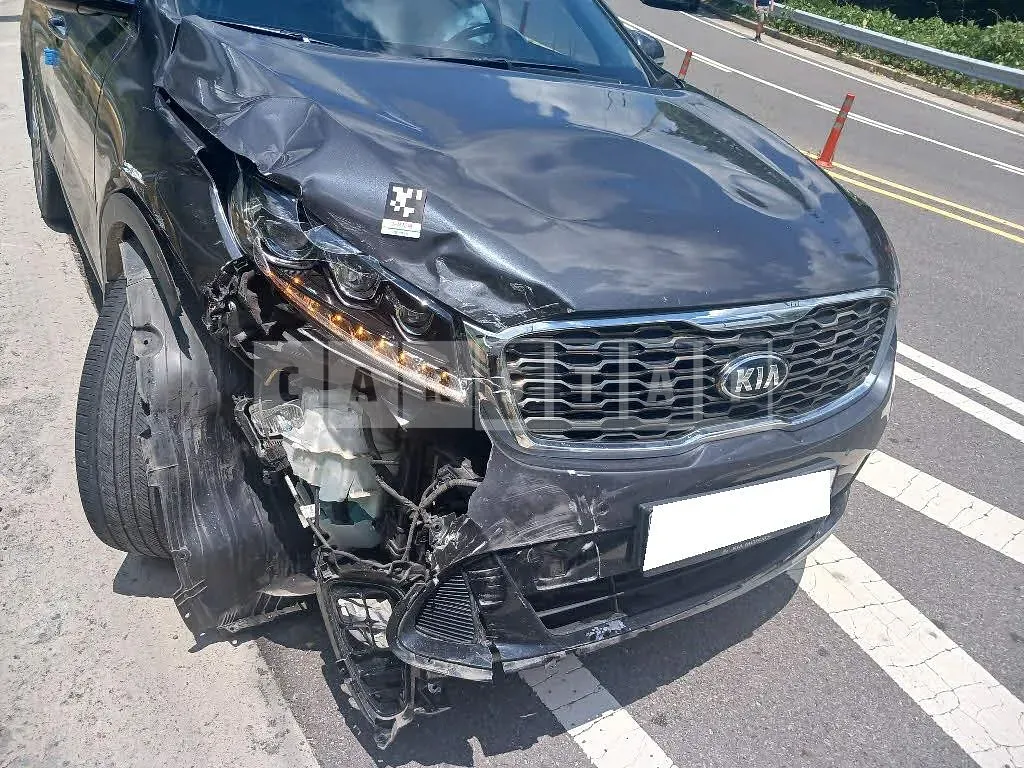 Photo 3 of 3: 2020 Kia Sorento, VIN KNAPS81ABLA649566 — Korean insurance auction