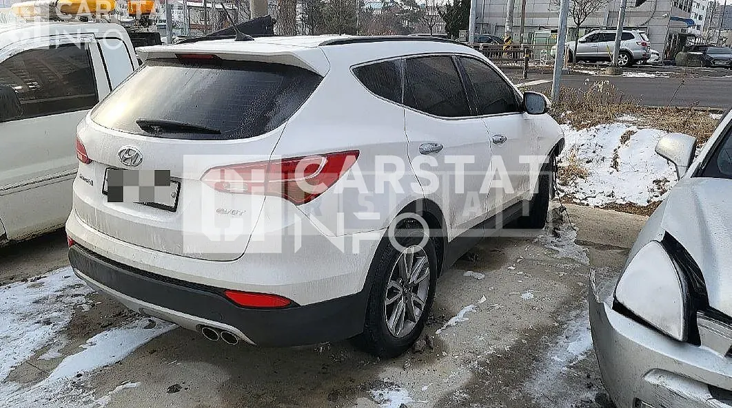 Photo 2 of 11: 2014 Hyundai Santa Fe 2.0 — Korean insurance auction