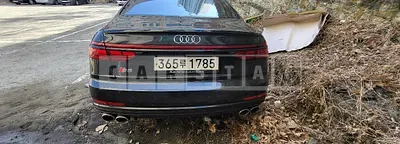 Photo 1 of 10: 2021 Audi S8L TFSI, VIN WAUZZZF82MN018259 — Korean insurance auction