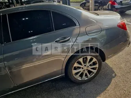 Photo 2 of 7: 2017 Mercedes-Benz E 300 4Matic, VIN WDDZF4KB3HA090462 — Korean insurance auction