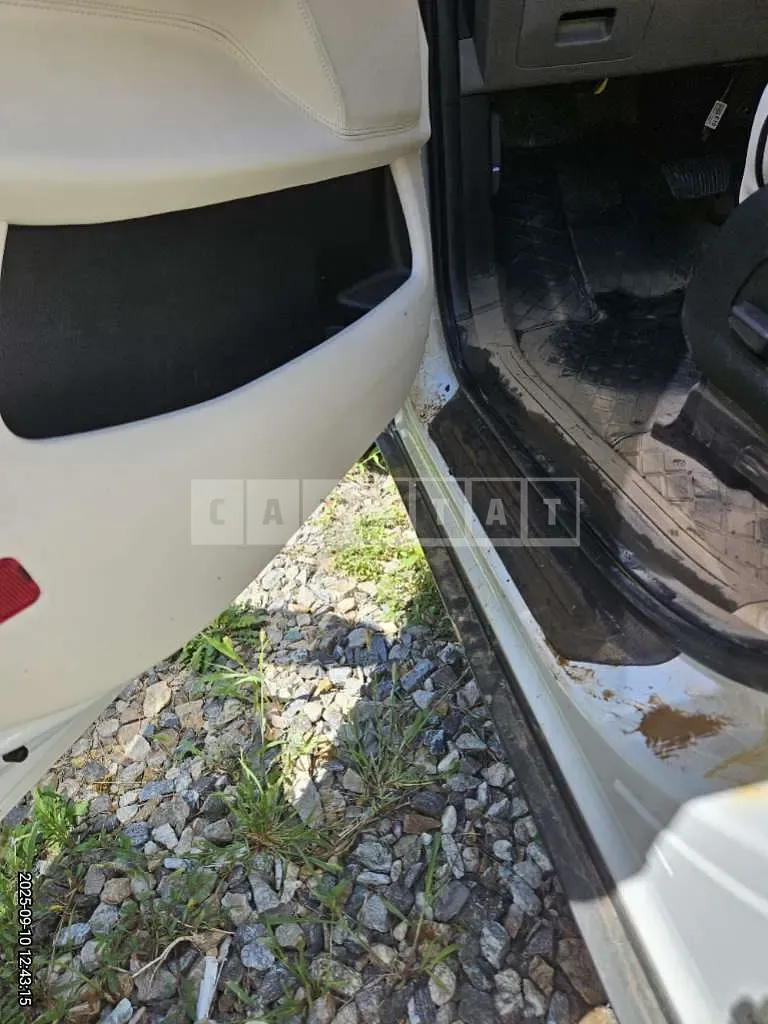 Photo 2 of 23: 2024 Kia Carnival Hybrid — Korean insurance auction