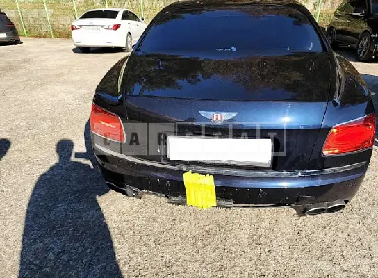 Photo 2 of 13: 2018 Bentley Flyingspur V8, VIN SCBET53W1JC066280 — Korean insurance auction