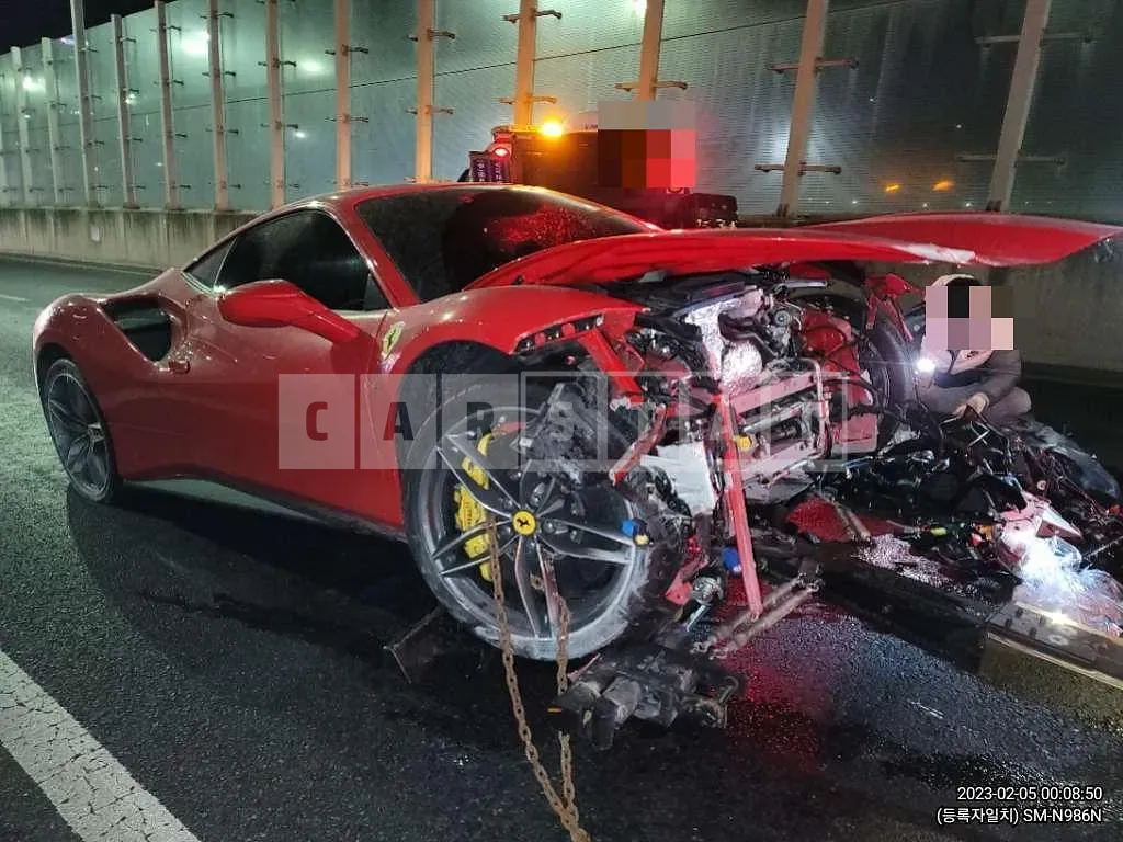 Photo 2 of 16: 2016 Ferrari 488 Gtb, VIN ZFF79ALL2G0218341 — Korean insurance auction