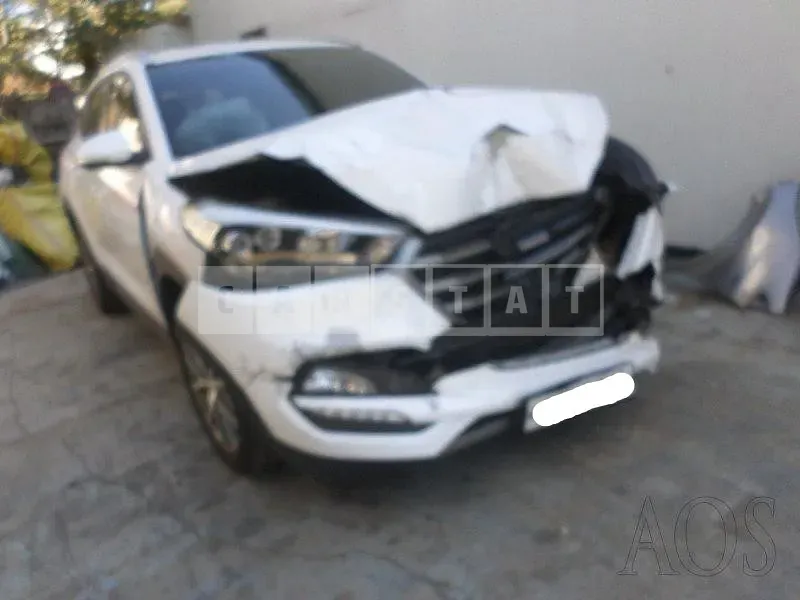 Photo 2 of 8: 2016 Hyundai Tucson, VIN KMHJ3815GGU012274 — Korean insurance auction