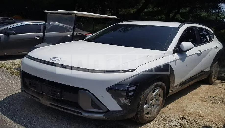 Photo 2 of 61: 2023 Hyundai Kona, VIN KMHHC813BPU002574 — Korean insurance auction