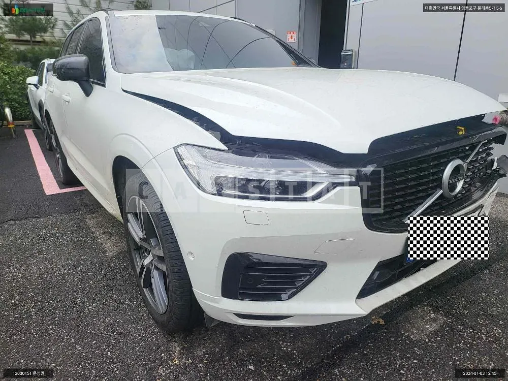 Photo 2 of 9: 2020 Volvo XC60T8 AWD, VIN YV1UZBR0DM1696198 — Korean insurance auction