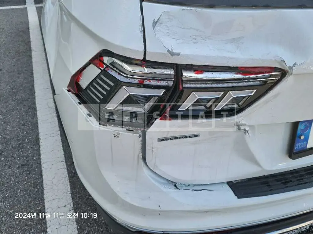 Photo 2 of 9: 2022 Volkswagen Tiguan Allspace — Korean insurance auction