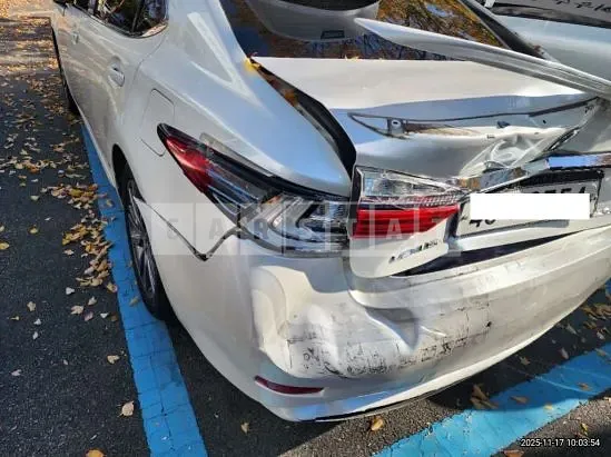 Photo 2 of 38: 2016 Lexus ES300h, VIN JTHBW1GG5G2119322 — Korean insurance auction