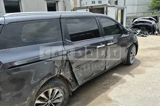 Photo 2 of 15: 2017 Kia Carnival — Korean insurance auction