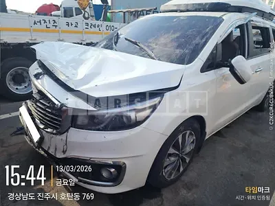 Photo 1 of 13: 2015 Kia Carnival Outdoors, VIN KNAMB81ABFS057081 — Korean insurance auction