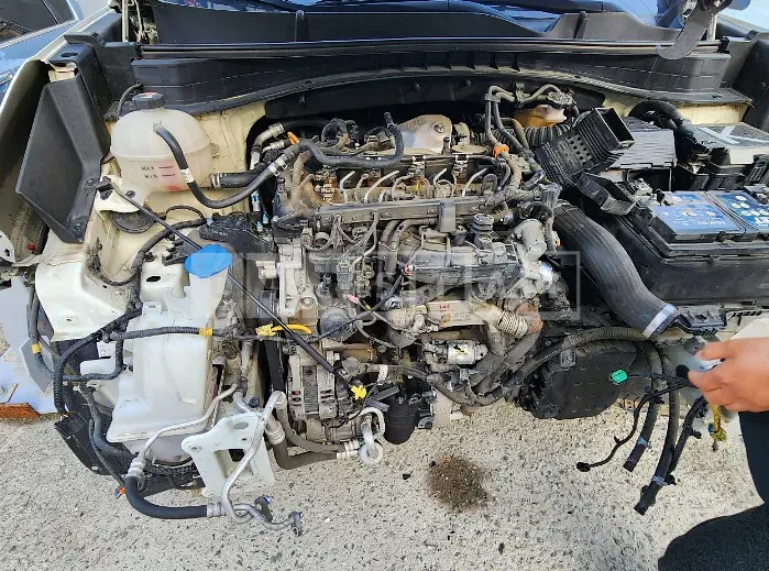 Photo 2 of 38: 2016 Kia Sportage, VIN KNAPM813BGK004198 — Korean insurance auction
